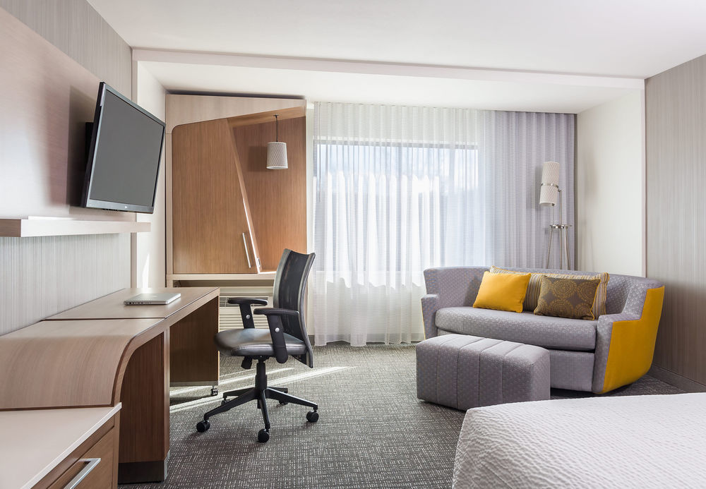 Courtyard By Marriott Schenectady At Mohawk Harbor Hotel Exterior foto