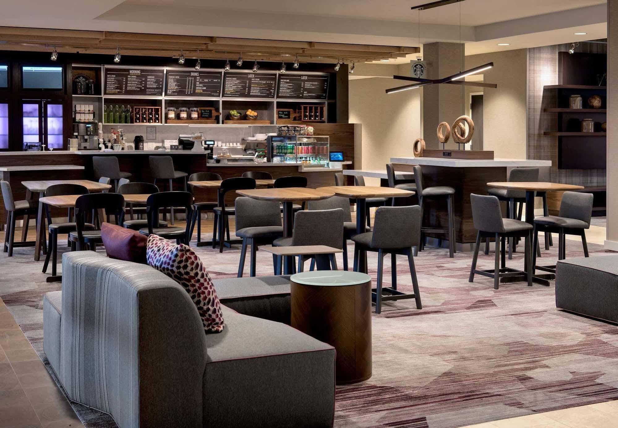 Courtyard By Marriott Schenectady At Mohawk Harbor Hotel Exterior foto